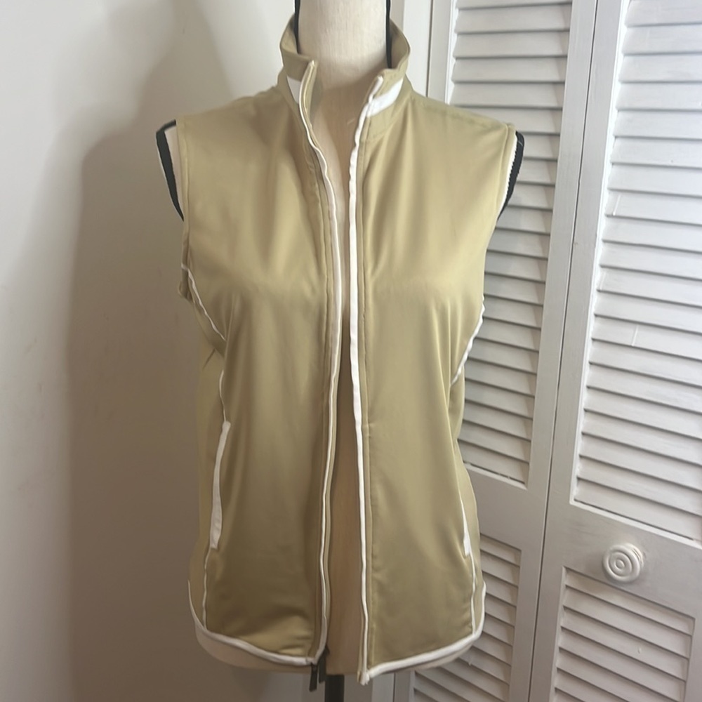Calvin Klein Golf Taupe and White Lightweight Vest. Size Small